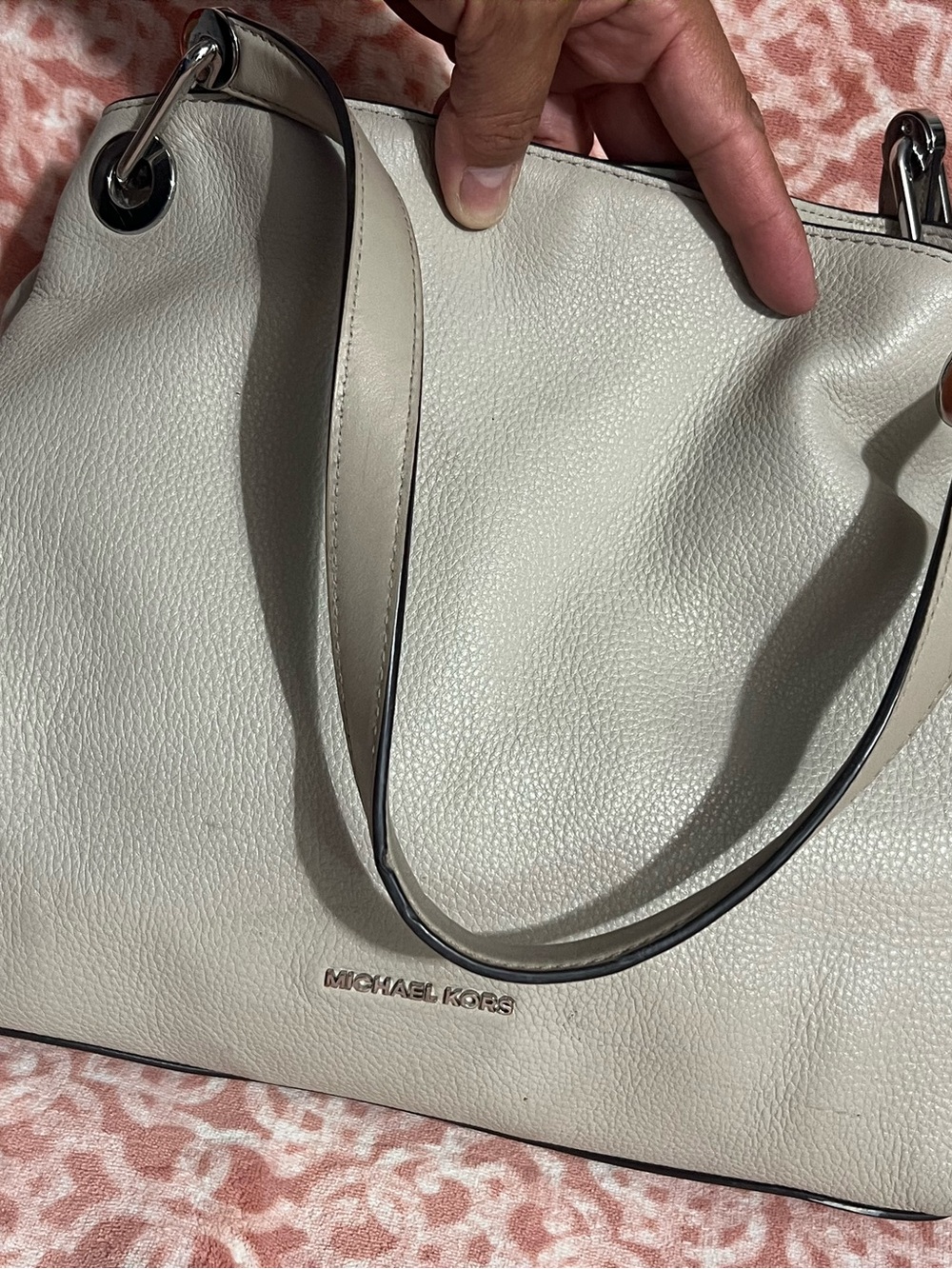 MICHAEL KORS Cream Pebbled Leather Shoulder Bag